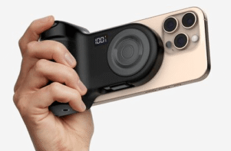 Belkin Stage PowerGrip: PowerBank Gives Extra Grip For iPhone Photographers
