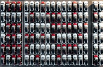 California’s governor plans to set aside $200 million for state EV tax credits