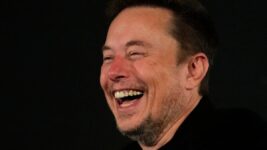 You’ll Never Believe This but Elon Musk Doesn’t Get to Pay TSA Workers’ Salaries