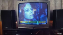 4 reasons I’m never unplugging my old CRT