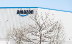 Trump labor board tells Amazon to negotiate with Staten Island warehouse union